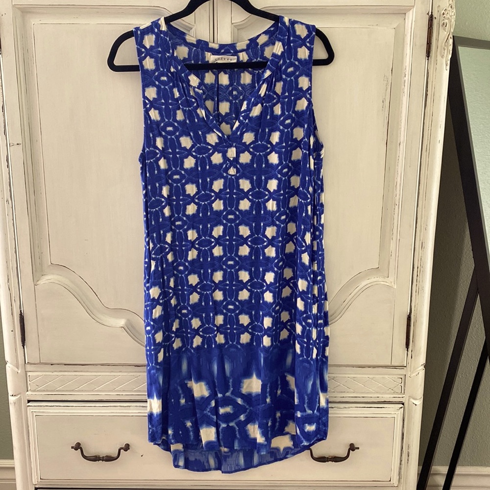 Sleeveless dress